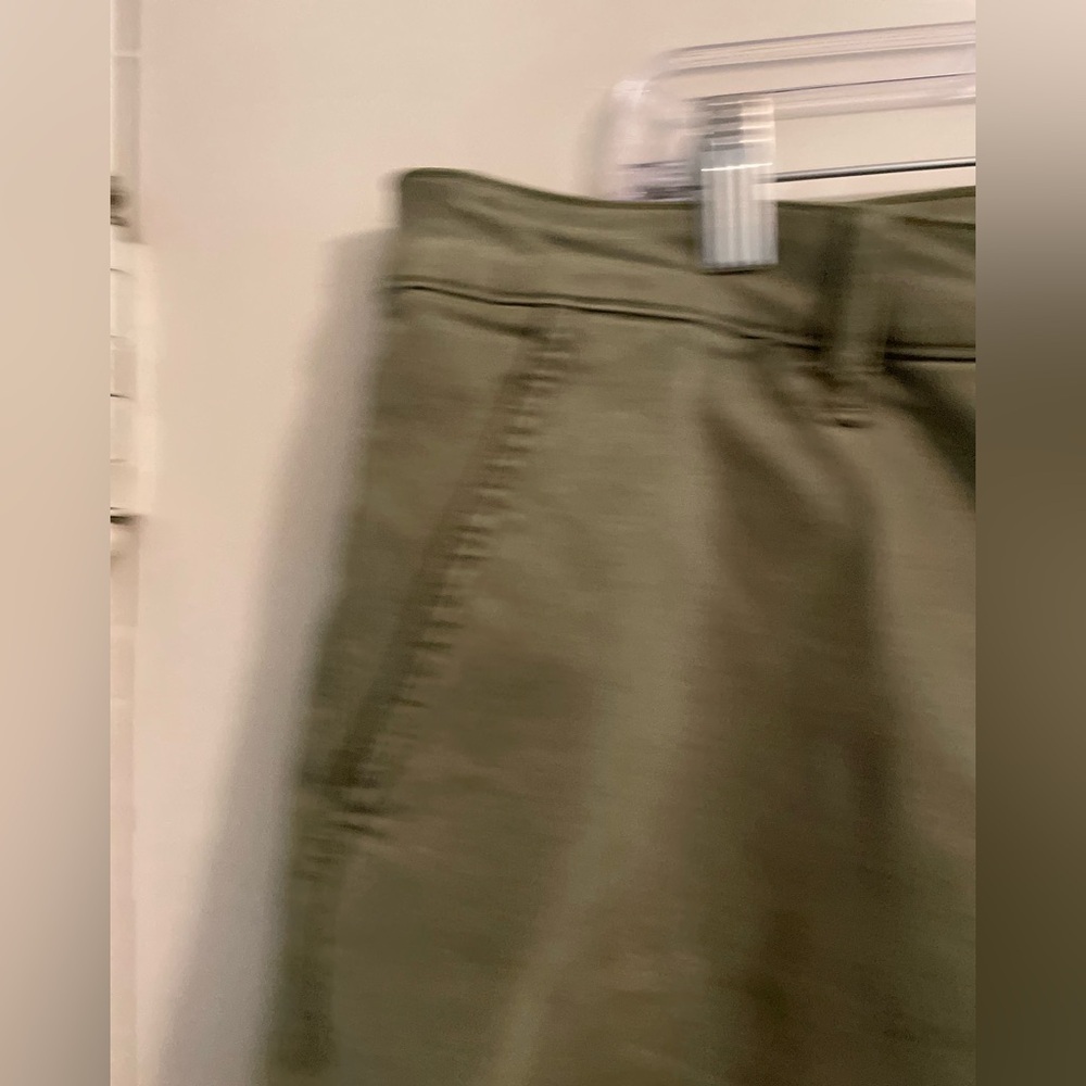 Kut From The Kloth Stretch Twill Catherine 7” Short in Loden Size 18 NWT - Picture 5 of 12